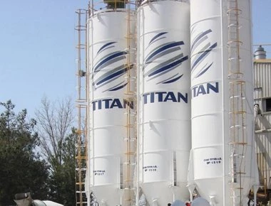 Η Τιτάν φεύγει από την Ελλάδα - Στα βήματα της Βιοχάλκο, ΦΑΓΕ και Coca Cola 3E ο όμιλος του «Τιτάνα»